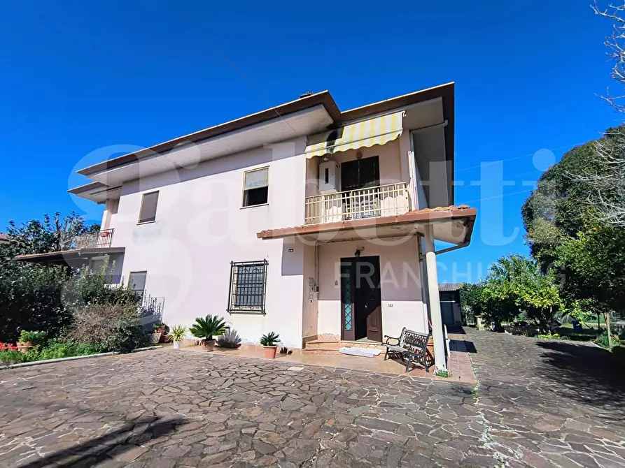 Immagine 1 di Casa bifamiliare in vendita  in Strada Santa Croce a Latina