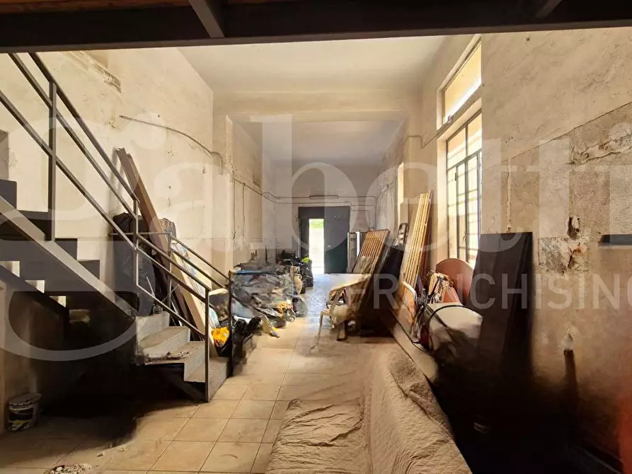 Immagine 9 di Magazzino in affitto  in Via Dante, 25 a Torre Annunziata