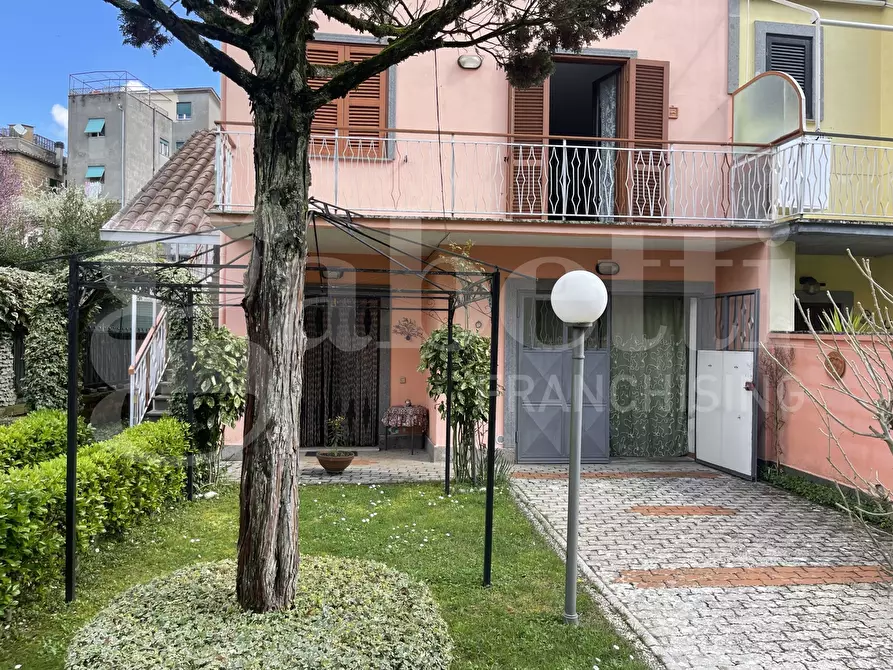 Immagine 1 di Casa bifamiliare in vendita  in Via XXIV MAGGIO, 00 a Bassano Romano