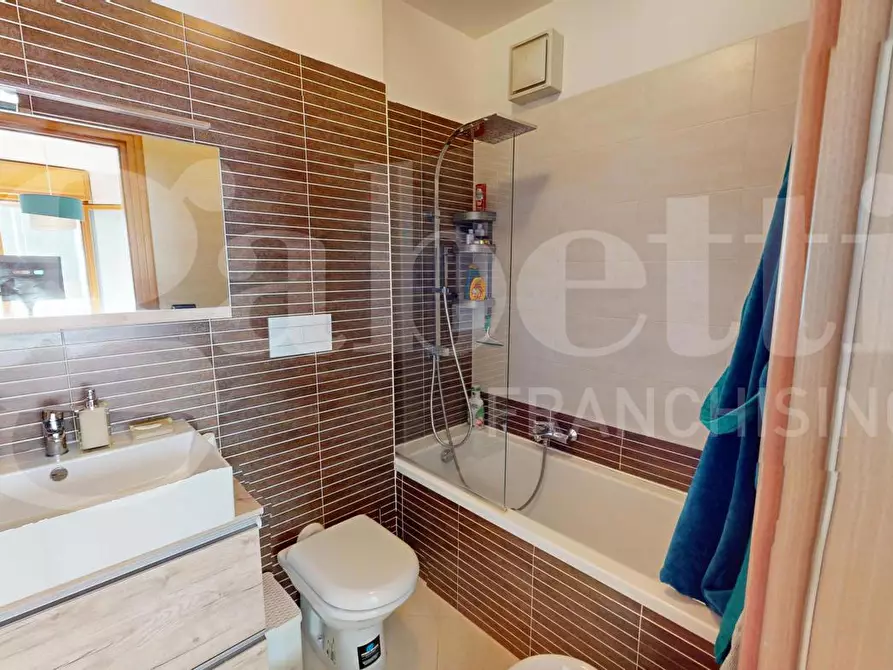 Immagine 35 di Appartamento in vendita  in Via Riva Ligure, 44 a Roma