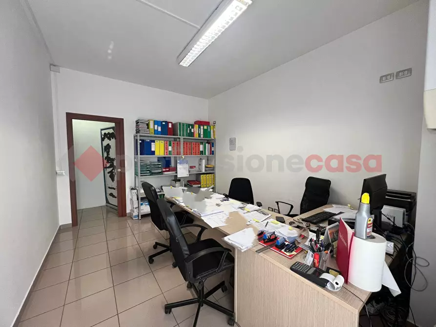 Immagine 6 di Negozio in vendita  in Via 3 Settembre a Spoleto