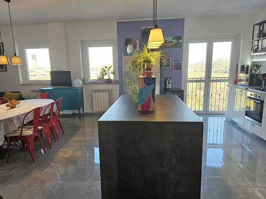 Immagine 7 di Appartamento in vendita  in Via UNGARETTI, 2 a Inverno E Monteleone