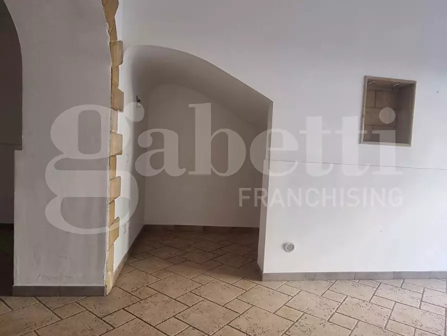 Immagine 4 di Negozio in vendita  in Corso Calatafimi a Palermo