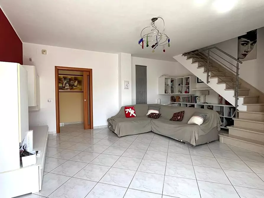 Immagine 3 di Appartamento in vendita  in Via ANTONIO MILONE a San Severo