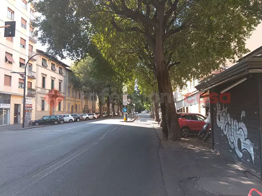 Immagine 4 di Negozio in vendita  in Via MARCONI a Firenze