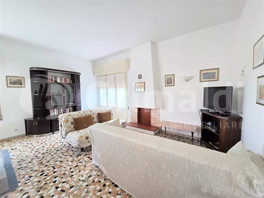 Immagine 4 di Appartamento in vendita  in Via DON LUIGI STURZO, 60 a Massa