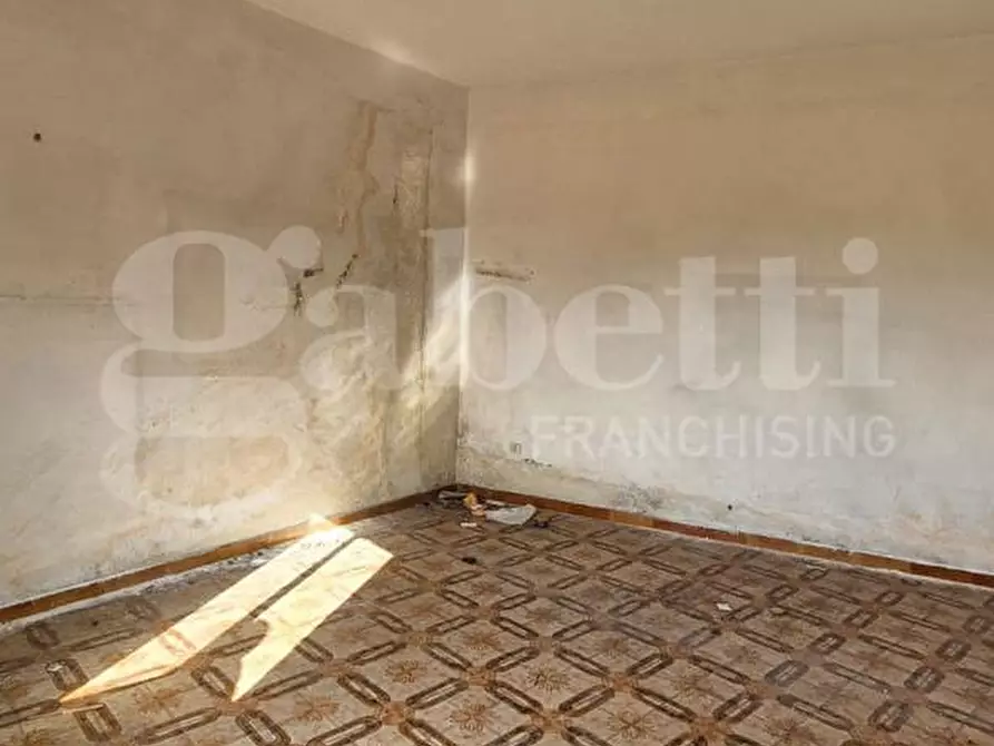 Immagine 43 di Palazzo in vendita  in Via L. Giordano, 38 a Boscotrecase