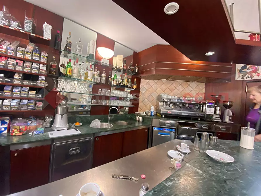 Immagine 9 di Negozio in vendita  in Via VILLA DEMIDOFF a Firenze