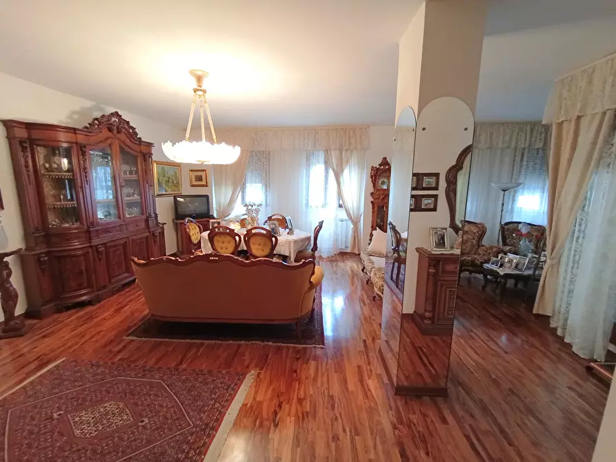 Immagine 3 di Appartamento in vendita  in Via Cavarzere, Piazza Vittorio Emanuele II, 00 a Cavarzere