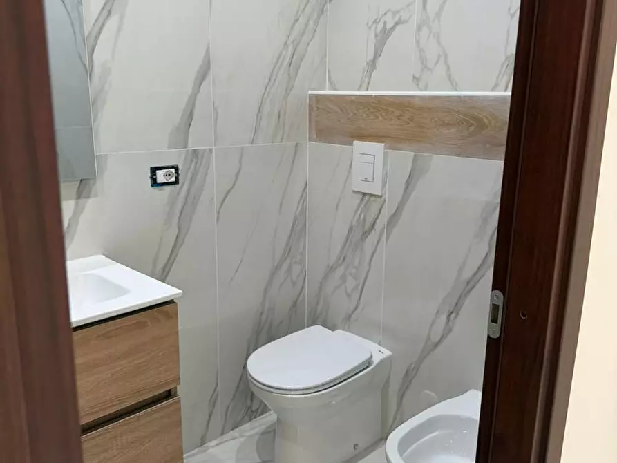 Immagine 6 di Ufficio in affitto  in Via Nazionale, 999 a Torre Del Greco