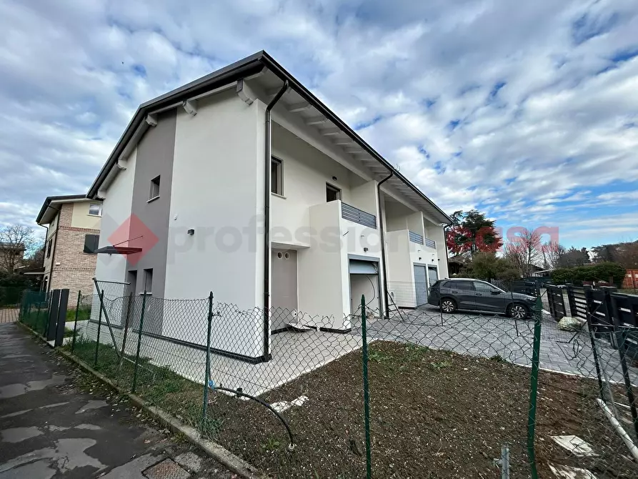 Immagine 18 di Villetta a schiera in vendita  in Via Hugo a Reggio Nell'emilia