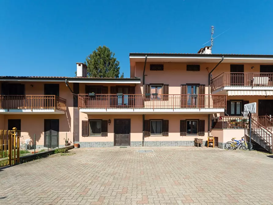 Immagine 1 di Villa in vendita  in Via Umberto I a Rivalta Di Torino