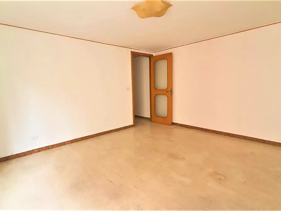 Immagine 9 di Appartamento in vendita  in Corso Alberto Amedeo, 74 a Palermo