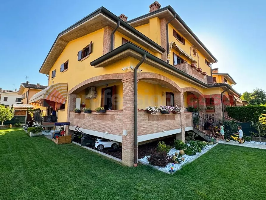 casa indipendente in vendita a Casalgrande in zona Salvaterra