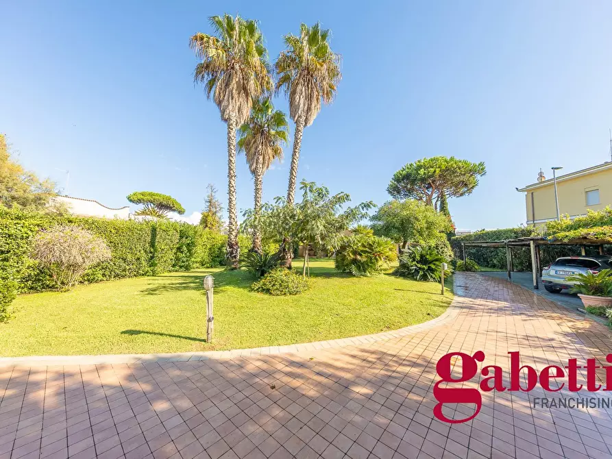 Immagine 2 di Villa in vendita  in Via Terracina, 90 a San Felice Circeo