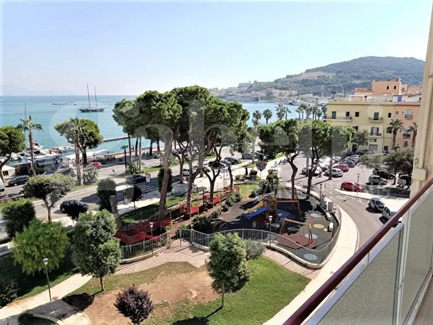 Immagine 1 di Appartamento in affitto  in Piazza Delle Sirene, 27 a Gaeta