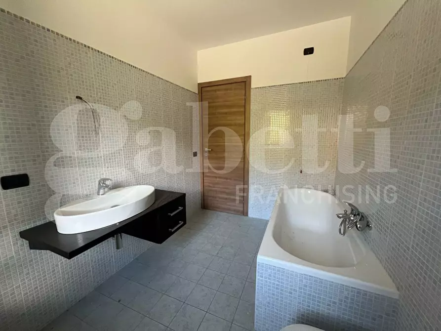 Immagine 16 di Casa bifamiliare in vendita  in Via SS4bis, 74 a Rieti