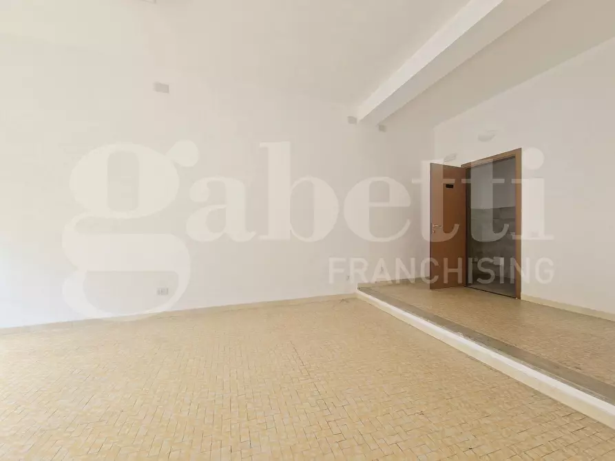 Immagine 2 di Negozio in affitto  in Via san gemiliano, 57 a Sestu