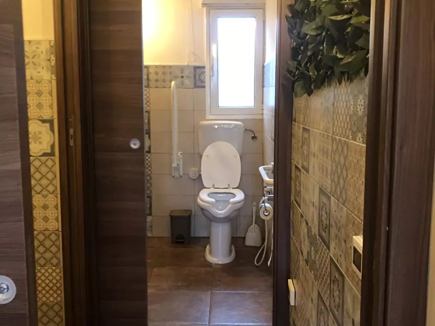 Immagine 10 di Attività commerciale in vendita  in Via Leonardo Da Vinci, 292 a Palermo