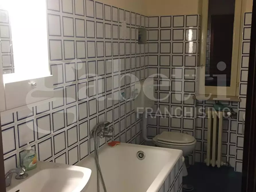 Immagine 9 di Appartamento in affitto  in Via Frisari a Bisceglie