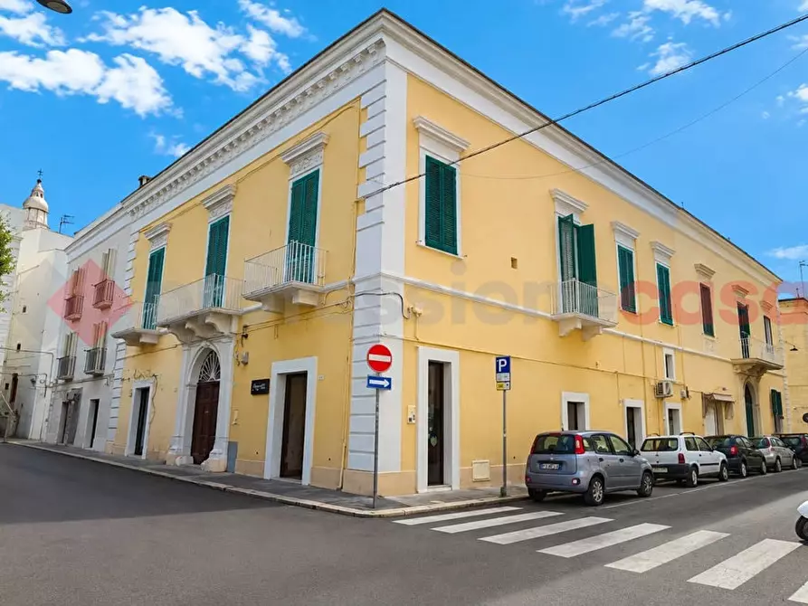 Immagine 1 di Negozio in vendita  in Piazza MANZONI a Monopoli