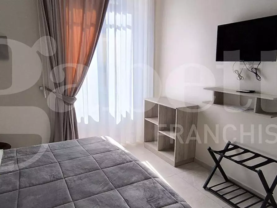 Immagine 11 di Appartamento in vendita  in Corso Garibaldi a Napoli