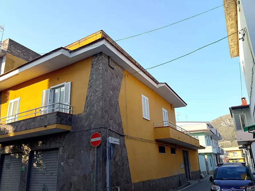 Immagine 3 di Casa indipendente in vendita  in Via Trento a Mondragone
