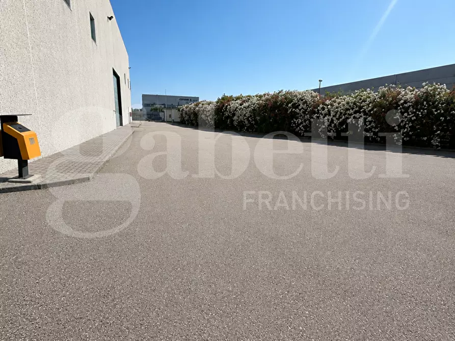 Immagine 4 di Capannone industriale in affitto  in Via Meucci a Marcianise
