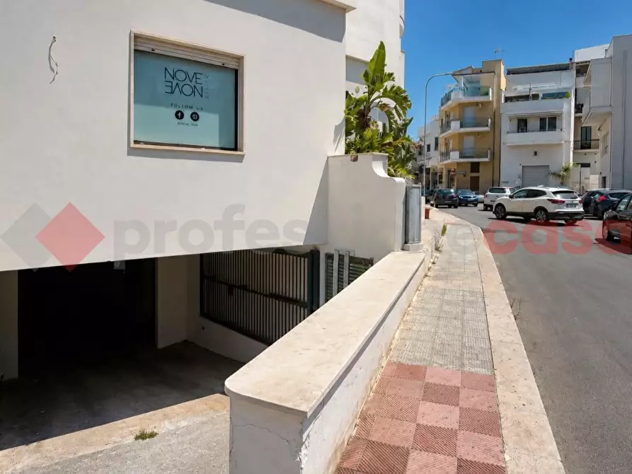 Immagine 1 di Box auto in affitto  in Viale SAN FRANCESCO D'ASSISI a Polignano A Mare