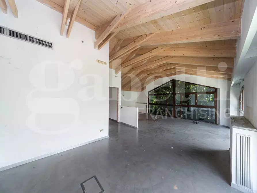 Immagine 23 di Ufficio in vendita  in Via Vezzani, 3 a Bernareggio