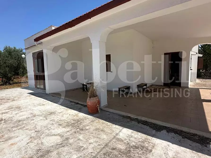 Immagine 2 di Villa in vendita  in Contrada Sorbole, sn a Ostuni