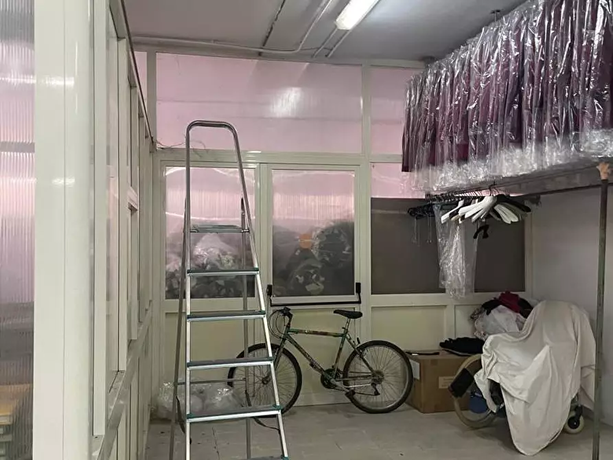 Immagine 6 di Laboratorio in vendita  in Via Cicerone, 5 a Succivo