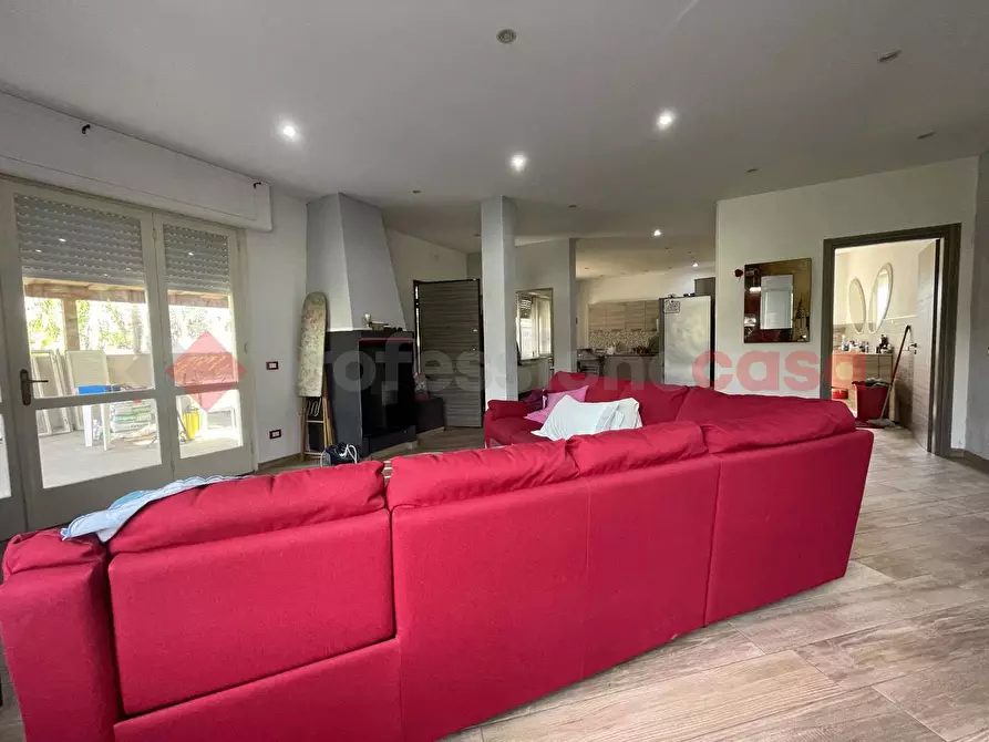 Immagine 7 di Villa in vendita  in Via PONTINA, 148 a Terracina