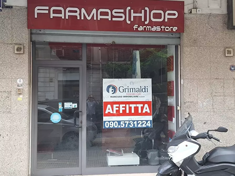 Immagine 2 di Negozio in affitto  in Via Centonze, 69 a Messina