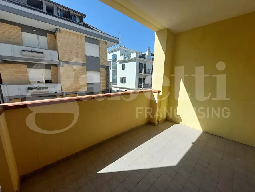 Immagine 6 di Palazzo in vendita  in Via Cesare Battisti, 163 a Alba Adriatica