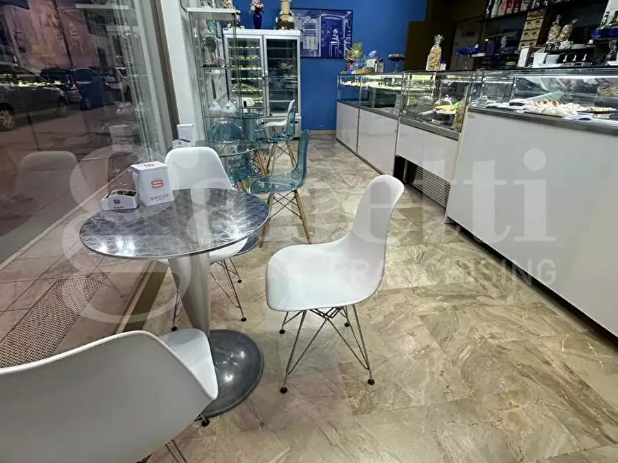 Immagine 7 di Bar / Ristorante in vendita  in Via Angelo Pomes, sn a Ostuni