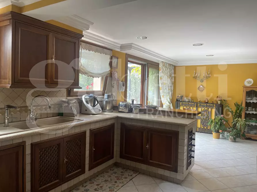 Immagine 32 di Casa trifamiliare in vendita  in Via San Remigio Paone, 10 a Formia