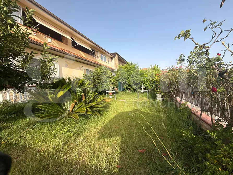 Immagine 10 di Villa in vendita  in Via G. Marconi II traversa, 59/E a Lamezia Terme