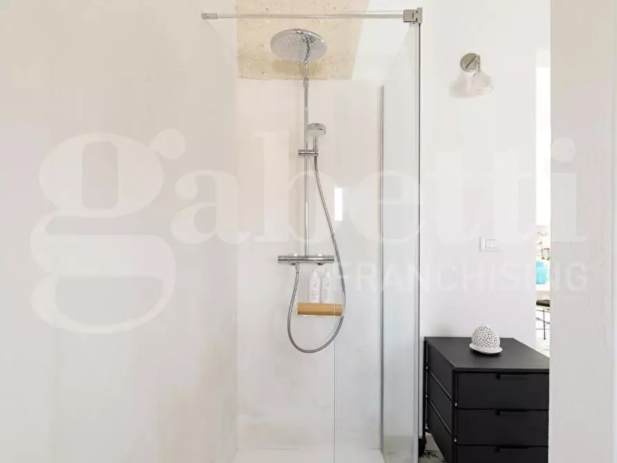 Immagine 15 di Appartamento in vendita  in Viale Raone da Ostuni a Ostuni