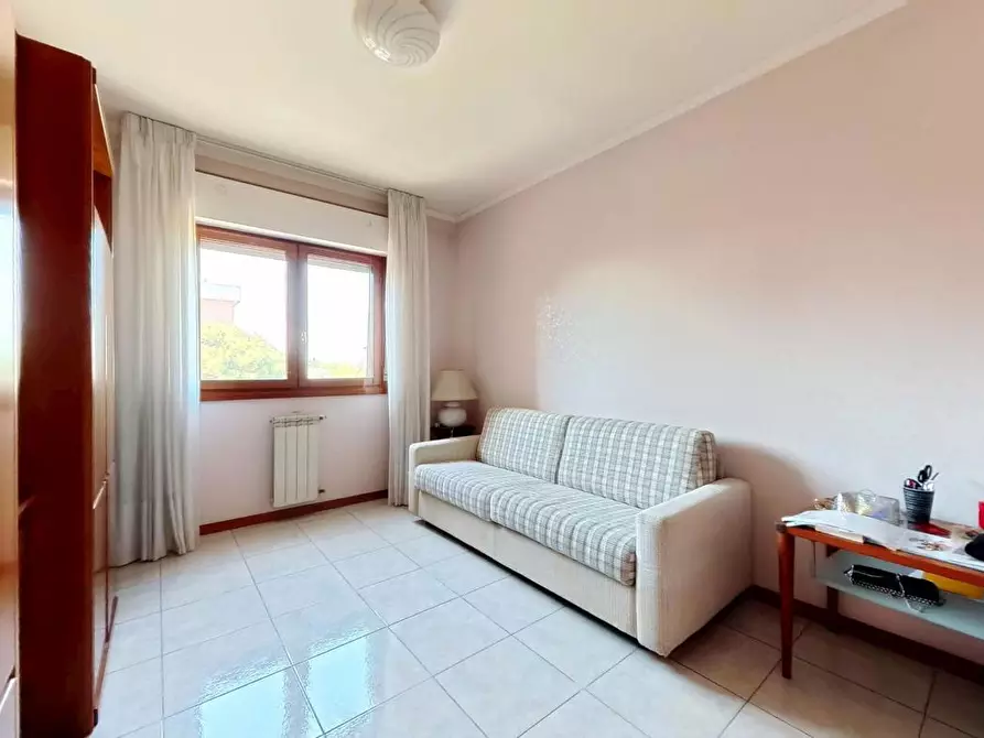 Immagine 12 di Appartamento in vendita  in Via del poggio di acilia, 85 a Roma