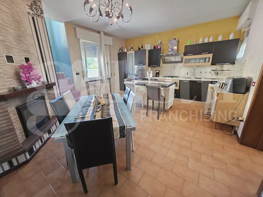 Immagine 11 di Appartamento in vendita  in Via Francesco Petrarca, 5 a Torgiano