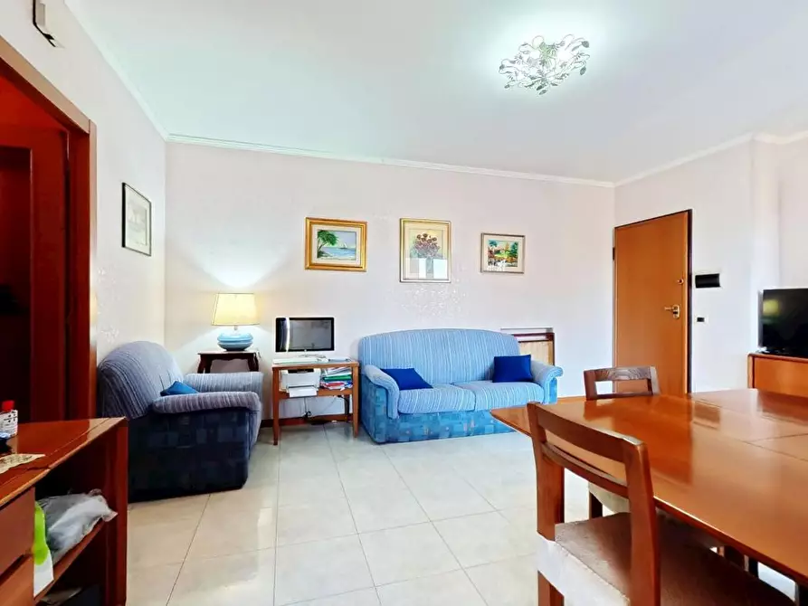 Immagine 5 di Appartamento in vendita  in Via del poggio di acilia, 85 a Roma