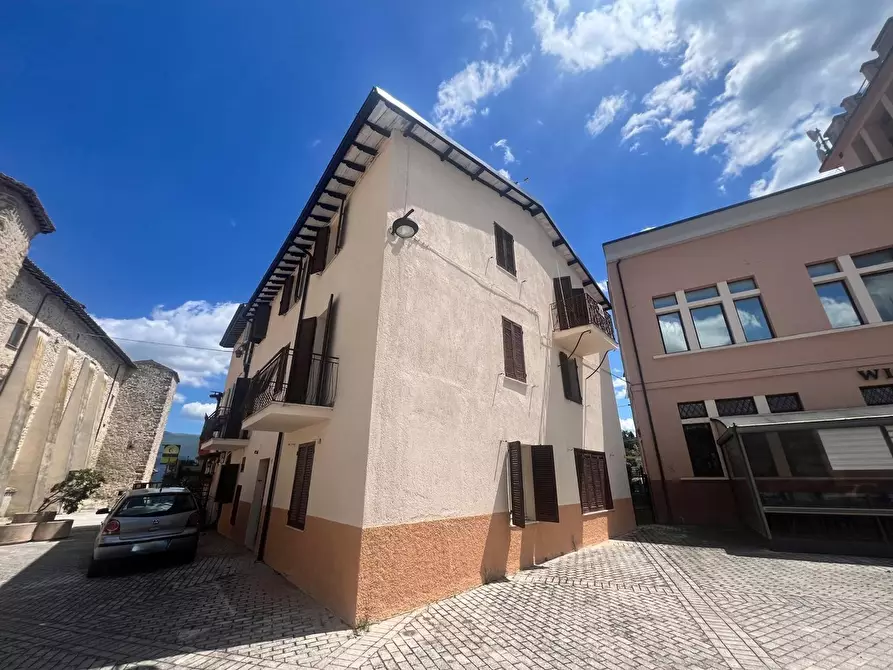 Immagine 3 di Terratetto in vendita  in Piazza S. Marina, 14 a Castel Ritaldi
