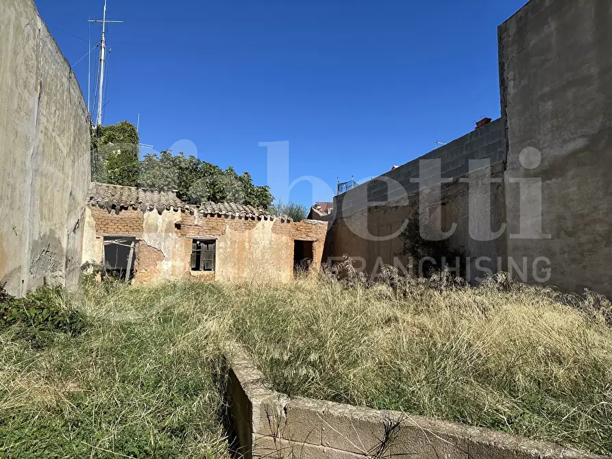 Immagine 2 di Terreno residenziale in vendita  in Via Trento, 20 a Capoterra