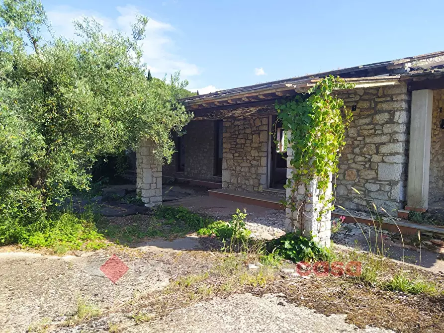 Immagine 5 di Villa in vendita  in Strada del Monte Lacugnano a Perugia