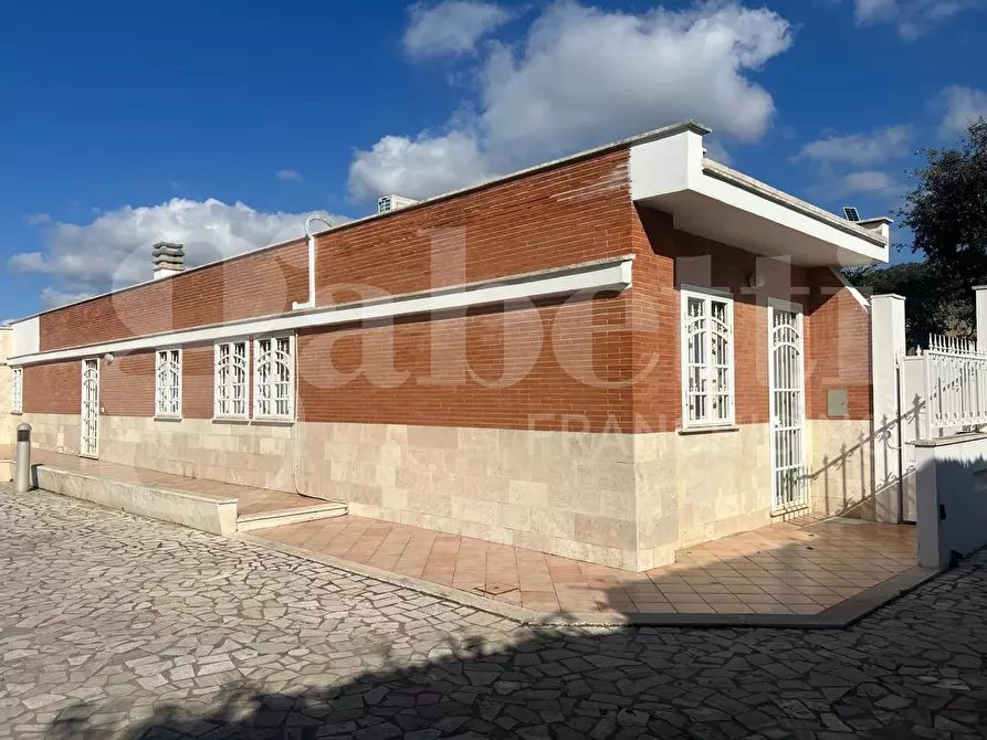 Immagine 1 di Villa in vendita  in Via dei cavalli marini, 108 a Ardea