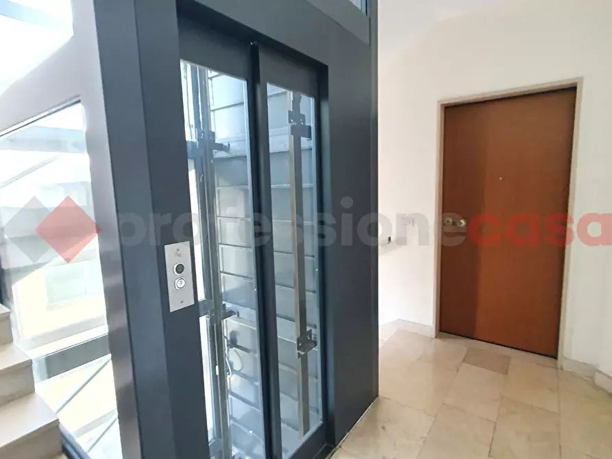 Immagine 5 di Appartamento in vendita  in Via ANGIULLI a Bari