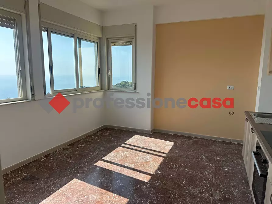 Immagine 24 di Appartamento in vendita  in Via Nizzeti a Aci Castello