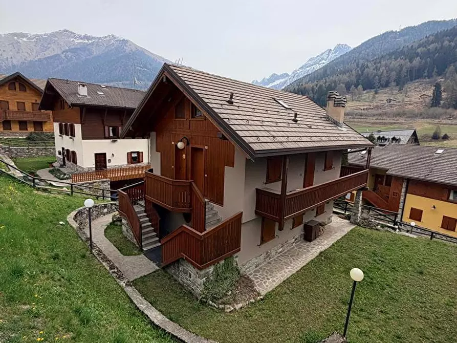 Immagine 4 di Appartamento in vendita  in Via ROMA, 42 B a Ponte Di Legno