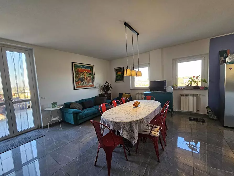 Immagine 5 di Appartamento in vendita  in Via UNGARETTI, 2 a Inverno E Monteleone